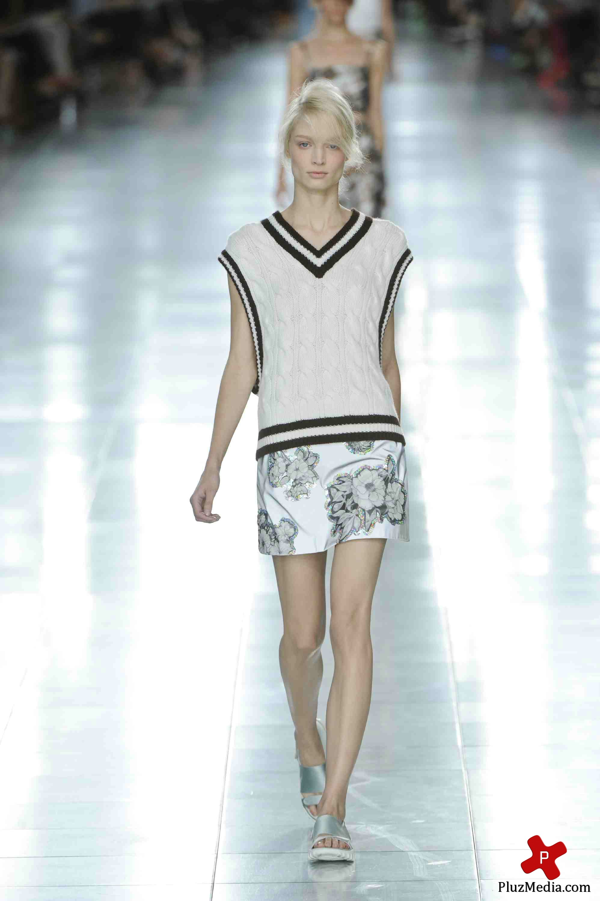 London Fashion Week Spring Summer 2012 - Christopher Kane - Catwalk | Picture 82684